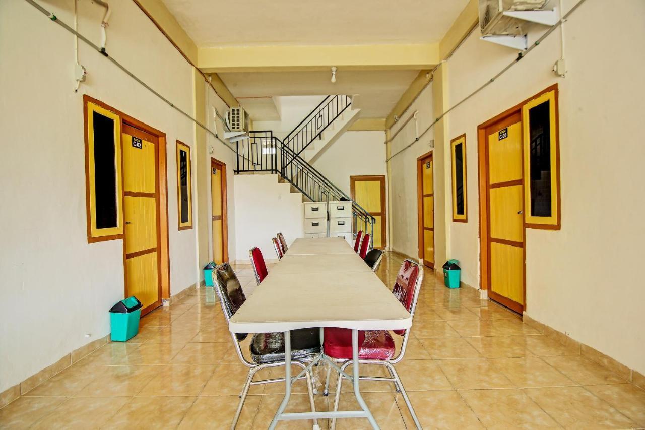 Spot On 92141 Cahaya Syariah Hotel Palembang