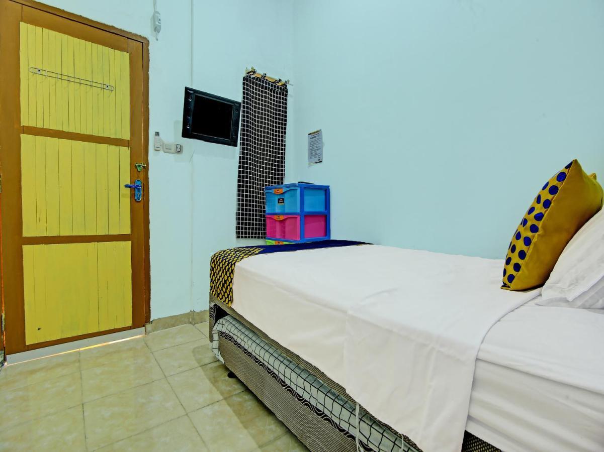 Spot On 92141 Cahaya Syariah Hotel Palembang
